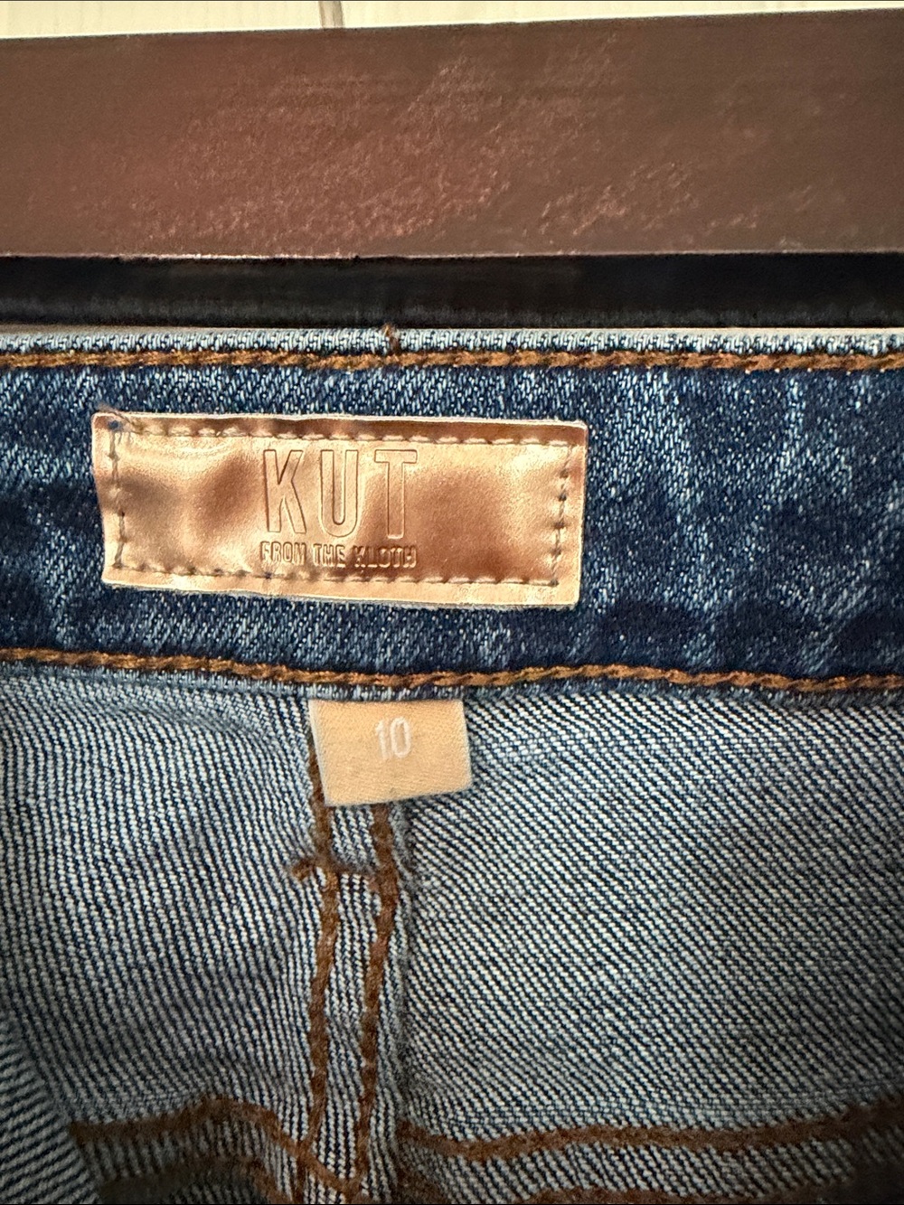 Kut from the Kloth Dark Blue Wide-Leg Cropped Jeans with Rolled Hem - Picture 2 of 10
